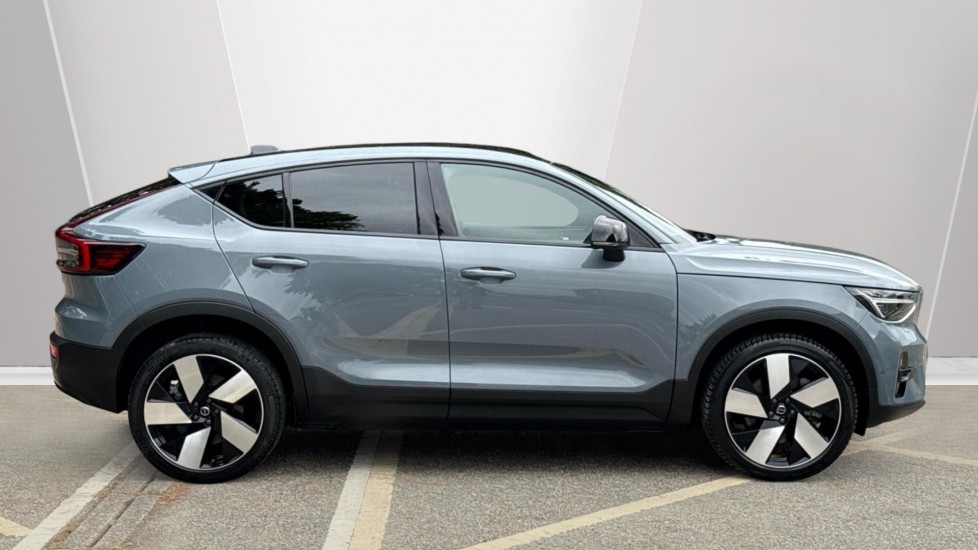 Volvo C40 300kW Recharge Twin Ultimate 78kWh 5dr AWD Auto Electric Estate - Image 3