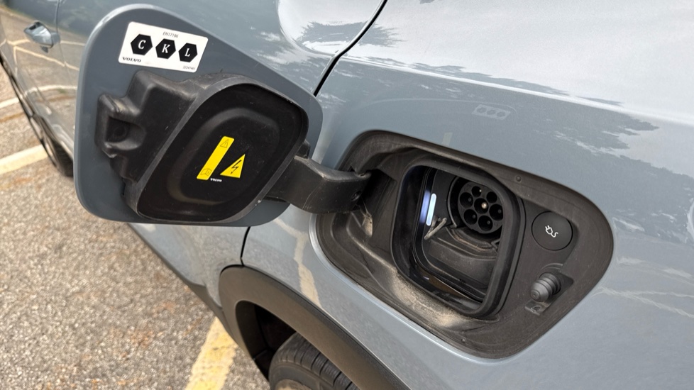 Volvo C40 300kW Recharge Twin Ultimate 78kWh 5dr AWD Auto Electric Estate - Image 15