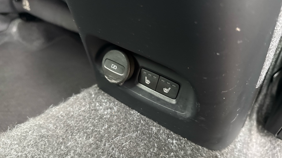 Volvo C40 300kW Recharge Twin Ultimate 78kWh 5dr AWD Auto Electric Estate - Image 47