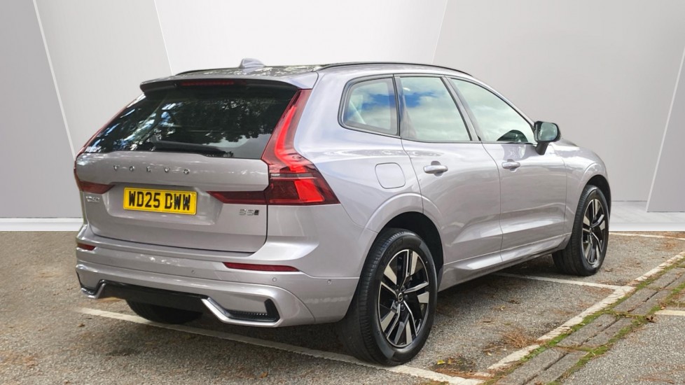 Volvo XC60 2.0 B5P Plus Dark 5dr AWD Geartronic Petrol Estate - Image 2