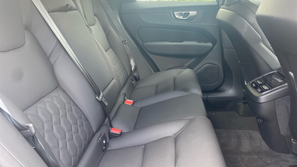 Volvo XC60 2.0 B5P Plus Dark 5dr AWD Geartronic Petrol Estate - Image 6