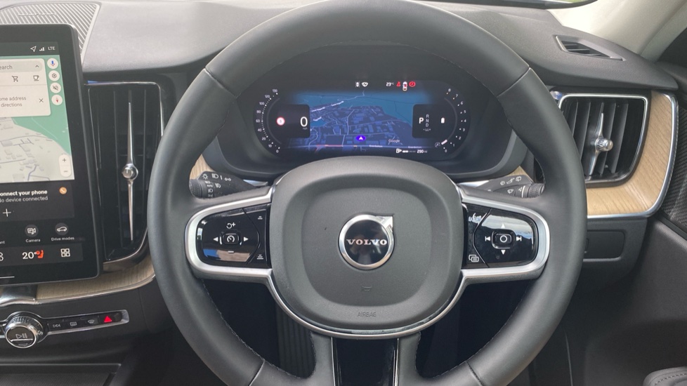Volvo XC60 2.0 B5P Plus Dark 5dr AWD Geartronic Petrol Estate - Image 10
