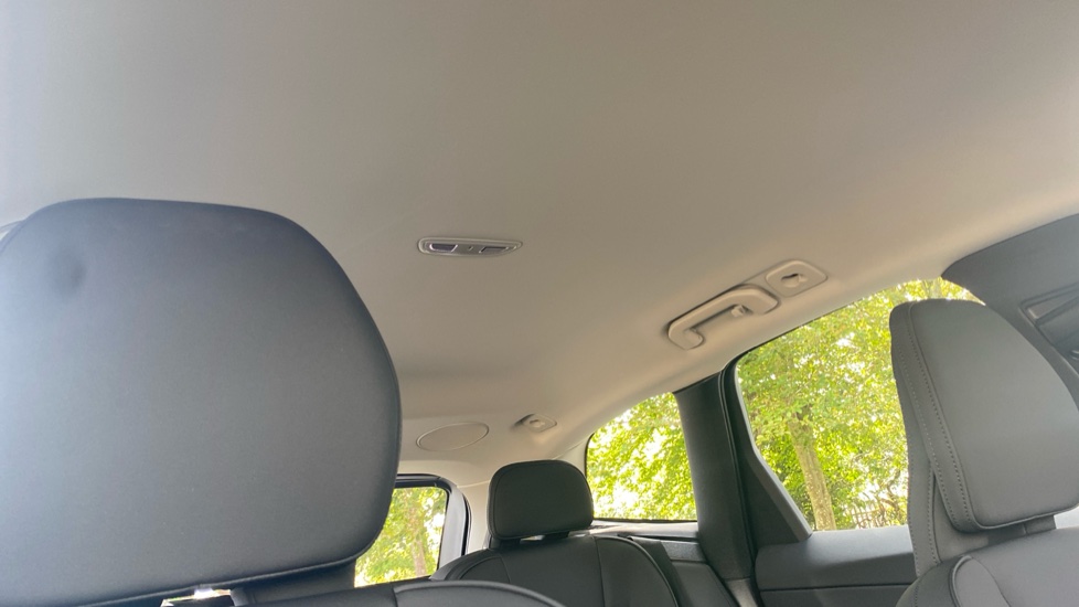 Volvo XC60 2.0 B5P Plus Dark 5dr AWD Geartronic Petrol Estate - Image 31