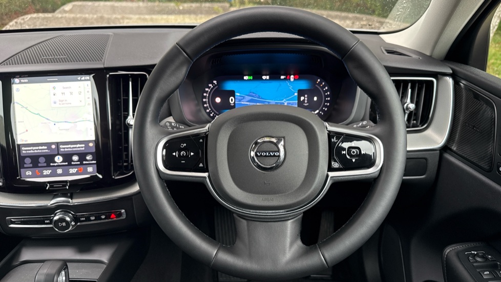 Volvo XC60 2.0 B5P Plus Dark 5dr AWD Geartronic Petrol Estate - Image 10