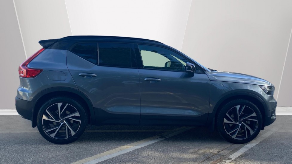 Volvo XC40 2.0 T5 First Edition 5dr AWD Geartronic Petrol Estate - Image 3
