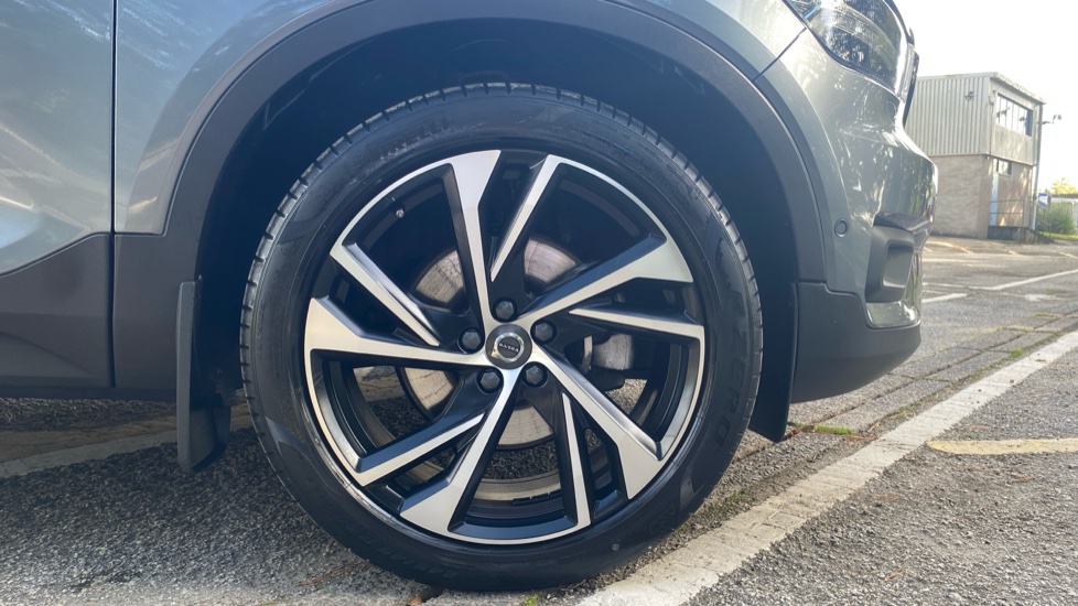 Volvo XC40 2.0 T5 First Edition 5dr AWD Geartronic Petrol Estate - Image 9