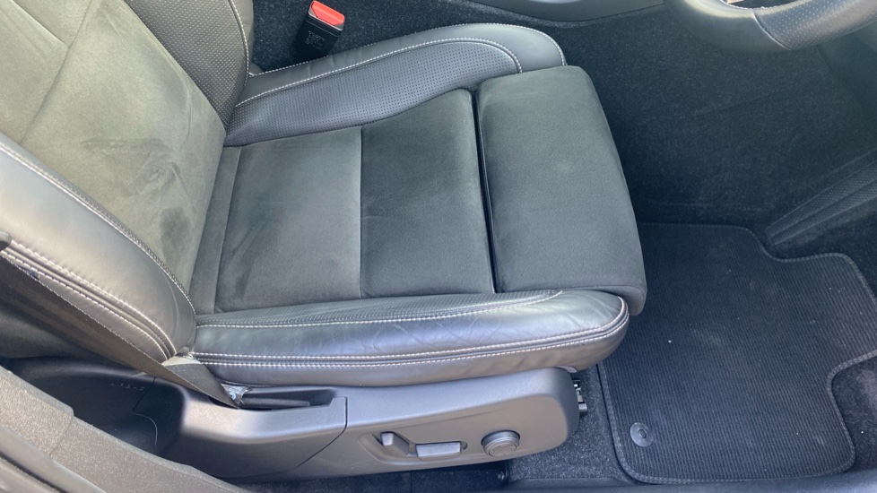 Volvo XC40 2.0 T5 First Edition 5dr AWD Geartronic Petrol Estate - Image 30