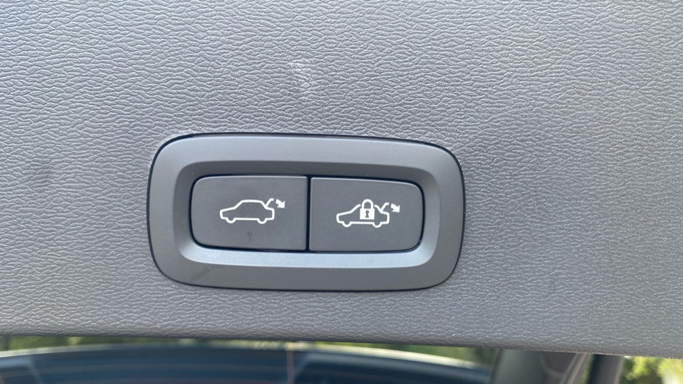 Volvo XC40 2.0 T5 First Edition 5dr AWD Geartronic Petrol Estate - Image 35