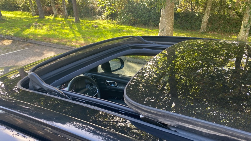 Volvo XC40 2.0 T5 First Edition 5dr AWD Geartronic Petrol Estate - Image 36