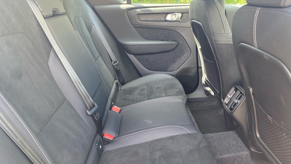 Volvo XC40 2.0 B3P Plus Dark 5dr Auto Petrol Estate - Image 6