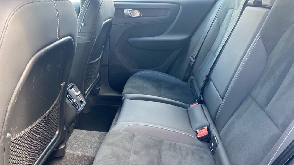 Volvo XC40 2.0 B3P Plus Dark 5dr Auto Petrol Estate - Image 33
