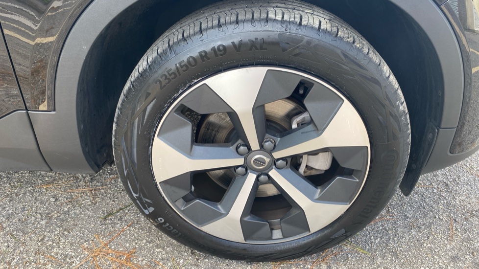 Volvo XC40 2.0 B3P Plus Dark 5dr Auto Petrol Estate - Image 36