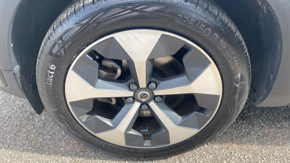 Volvo XC40 2.0 B3P Plus Dark 5dr Auto Petrol Estate - Image 39