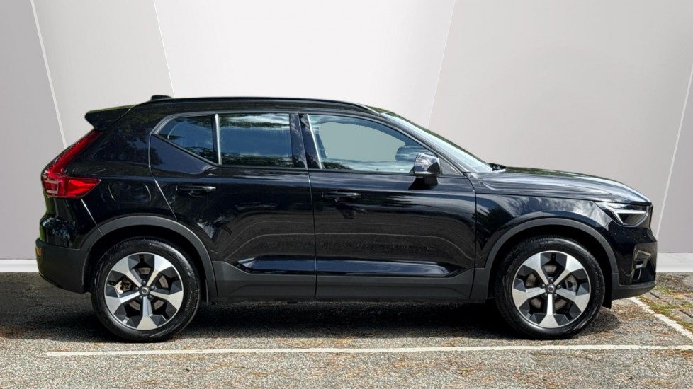 Volvo XC40 2.0 B3P Plus Dark 5dr Auto Petrol Estate - Image 3