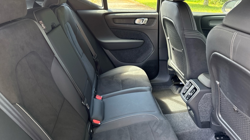 Volvo XC40 2.0 B3P Plus Dark 5dr Auto Petrol Estate - Image 6