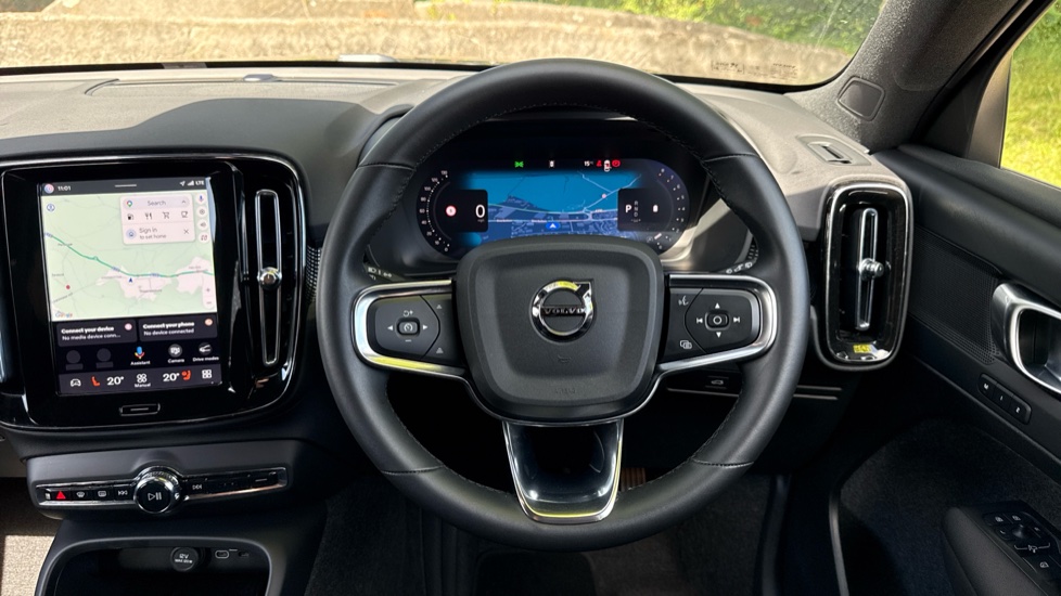Volvo XC40 2.0 B3P Plus Dark 5dr Auto Petrol Estate - Image 10
