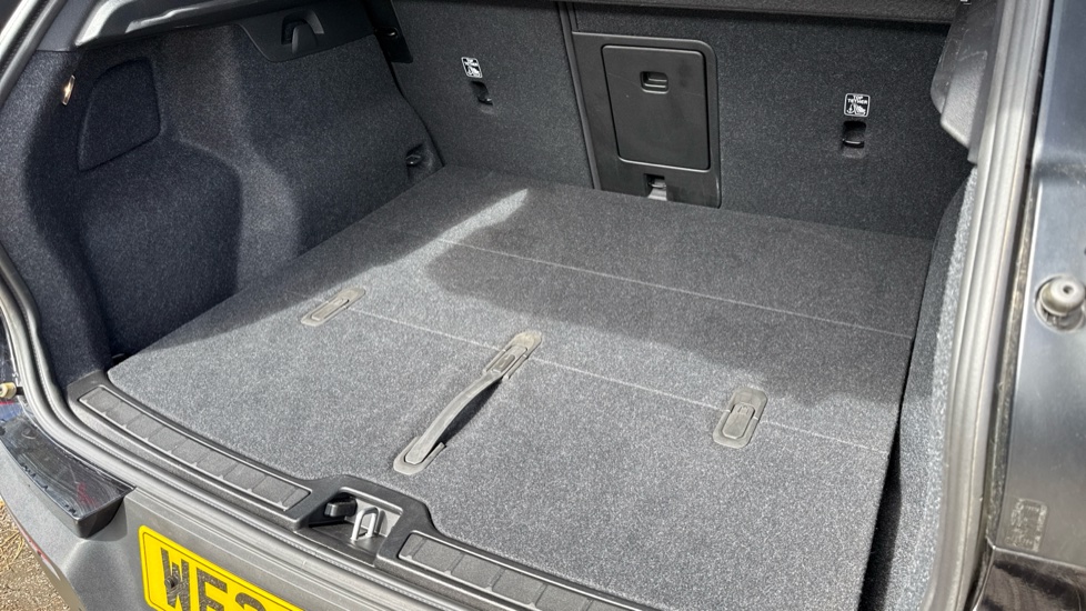 Volvo XC40 2.0 B3P Plus Dark 5dr Auto Petrol Estate - Image 36
