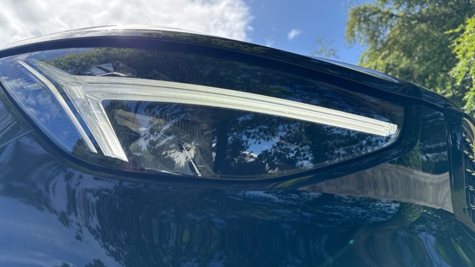 Volvo XC40 2.0 B3P Plus Dark 5dr Auto Petrol Estate - Image 39