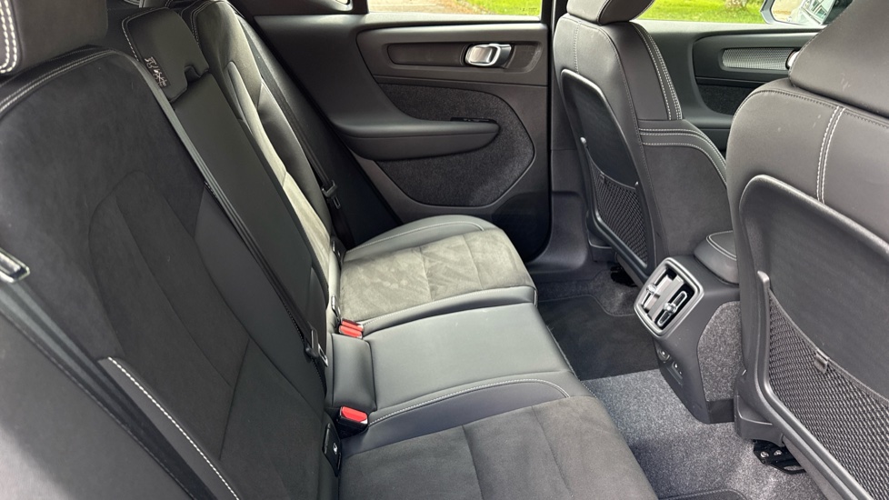 Volvo XC40 2.0 B3P Plus Dark 5dr Auto Petrol Estate - Image 6