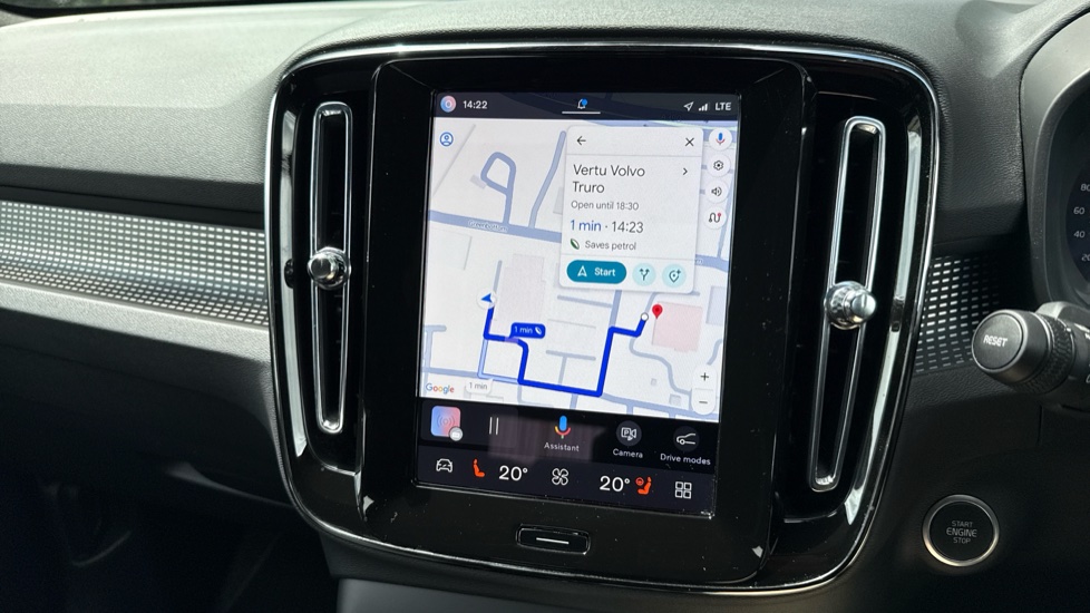 Volvo XC40 2.0 B3P Plus Dark 5dr Auto Petrol Estate - Image 18