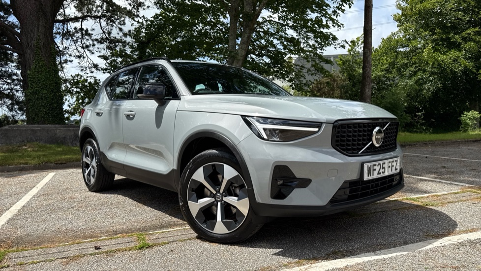 Volvo XC40 2.0 B3P Plus Dark 5dr Auto Petrol Estate - Image 36