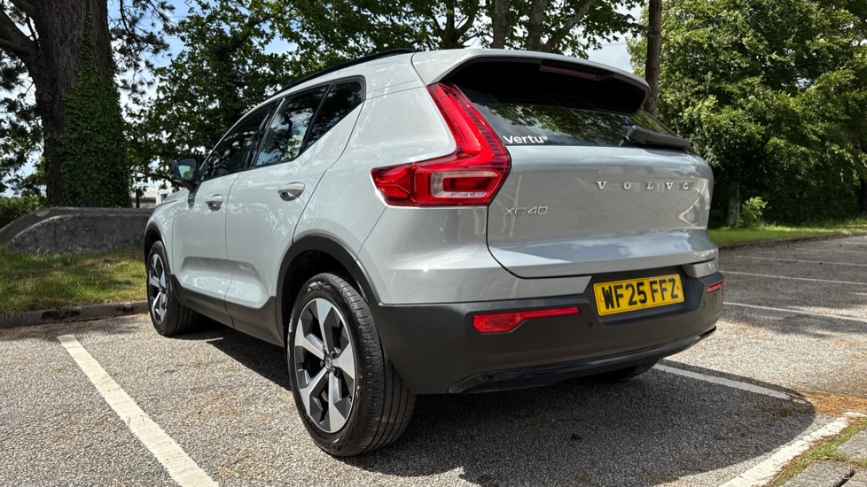 Volvo XC40 2.0 B3P Plus Dark 5dr Auto Petrol Estate - Image 39
