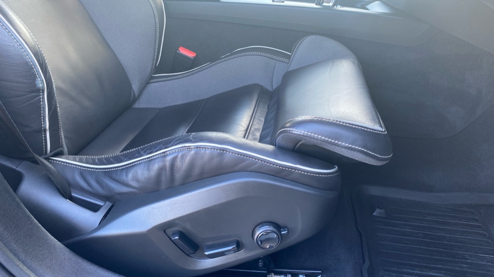 Volvo S60 2.0 B5P R DESIGN 4dr Auto Petrol Saloon - Image 29