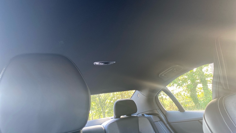Volvo S60 2.0 B5P R DESIGN 4dr Auto Petrol Saloon - Image 30