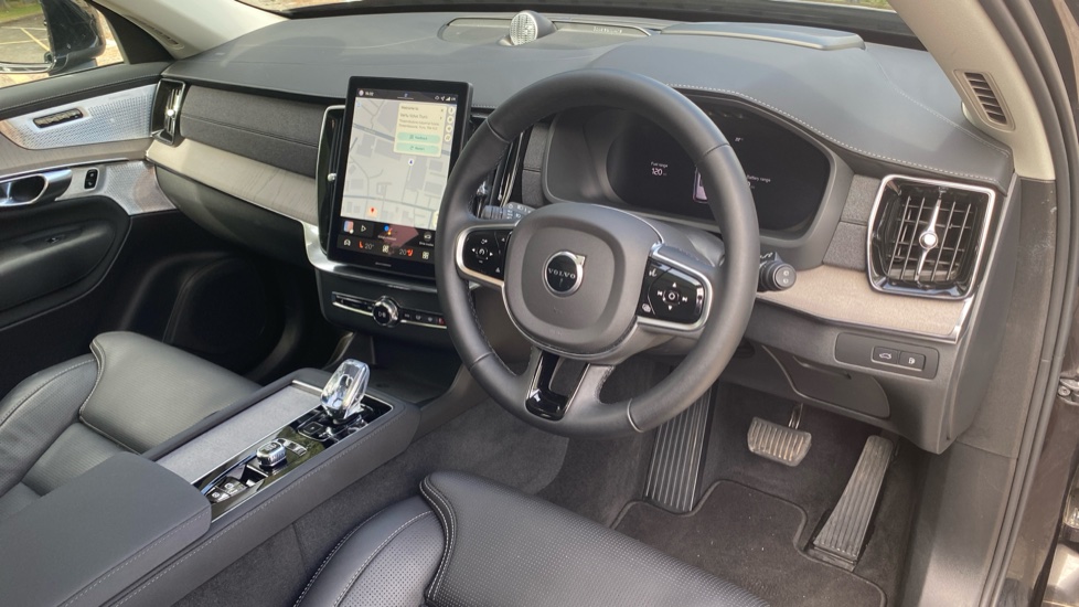Volvo XC90 2.0 T8 PHEV Ultra Dark 5dr AWD Geartronic Estate - Image 4