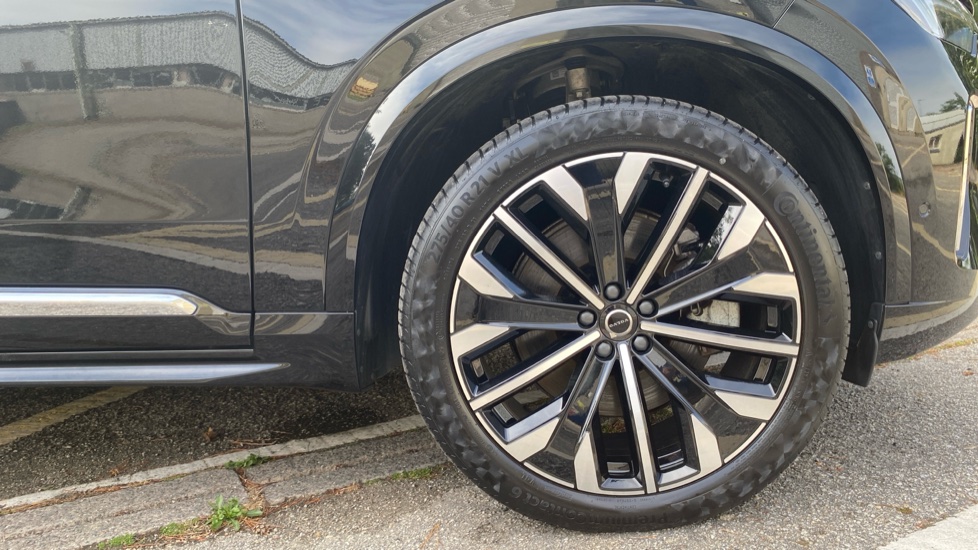 Volvo XC90 2.0 T8 PHEV Ultra Dark 5dr AWD Geartronic Estate - Image 9