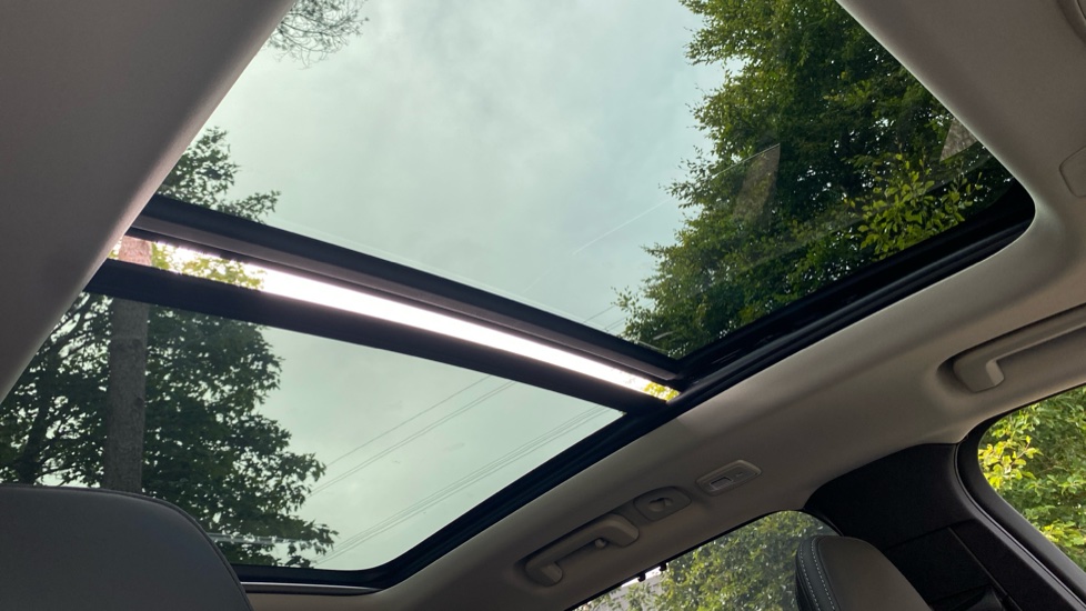 Volvo XC90 2.0 T8 PHEV Ultra Dark 5dr AWD Geartronic Estate - Image 35
