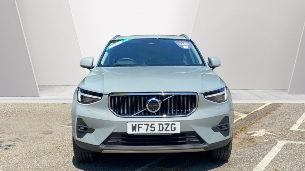 Volvo XC40 2.0 B3P Ultra Dark 5dr Auto Petrol Estate - Image 8