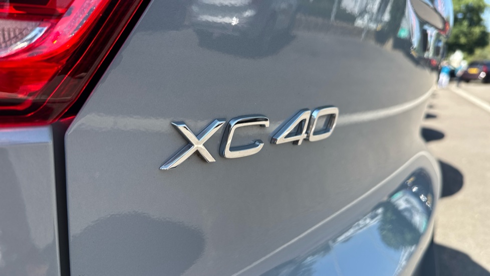 Volvo XC40 2.0 B3P Ultra Dark 5dr Auto Petrol Estate - Image 44