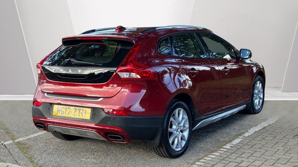 Volvo V40 T3 [152] Cross Country Pro 5dr Petrol Hatchback - Image 2