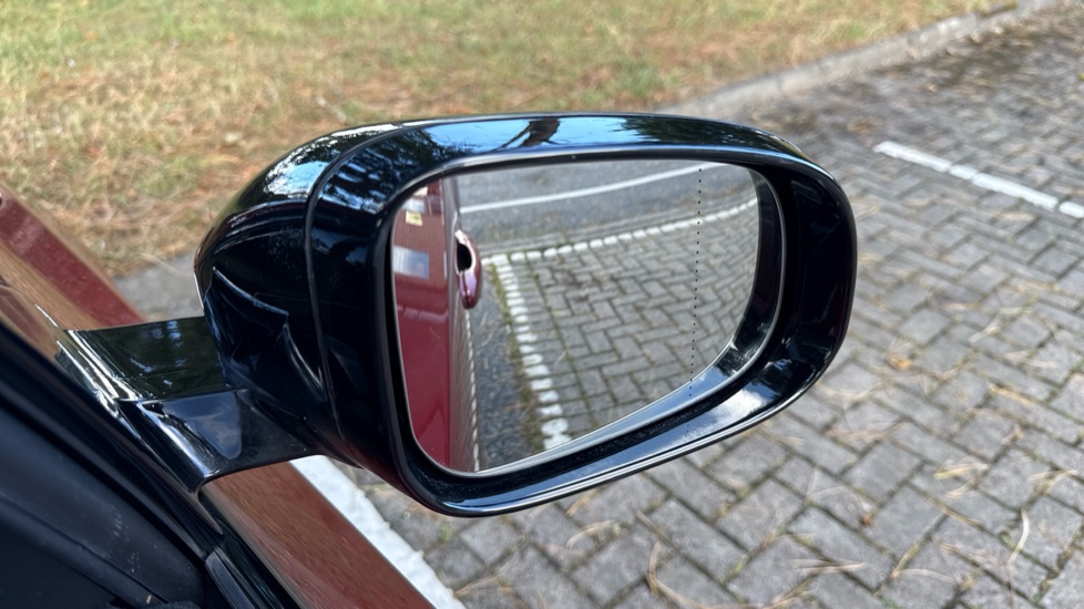 Volvo V40 T3 [152] Cross Country Pro 5dr Petrol Hatchback - Image 32