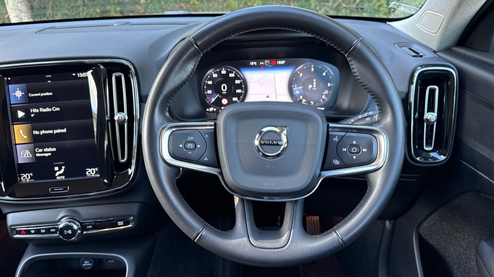 Volvo XC40 2.0 D3 Momentum 5dr Geartronic Diesel Estate - Image 10