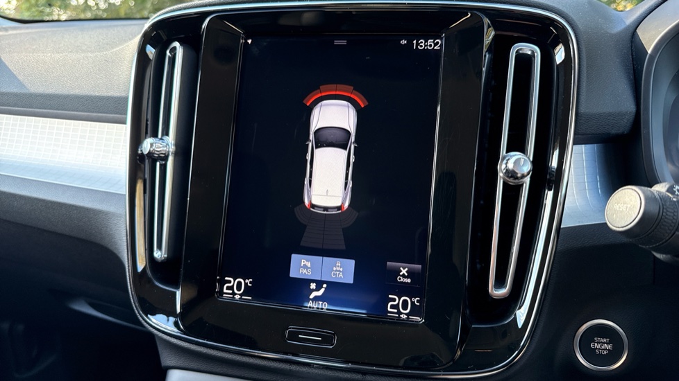 Volvo XC40 2.0 D3 Momentum 5dr Geartronic Diesel Estate - Image 36