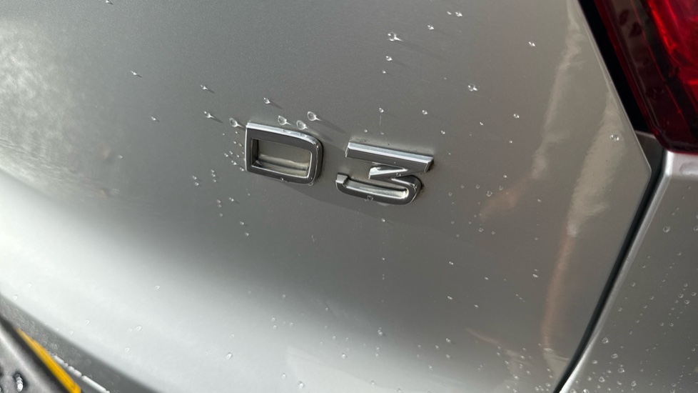 Volvo XC40 2.0 D3 Momentum 5dr Geartronic Diesel Estate - Image 45