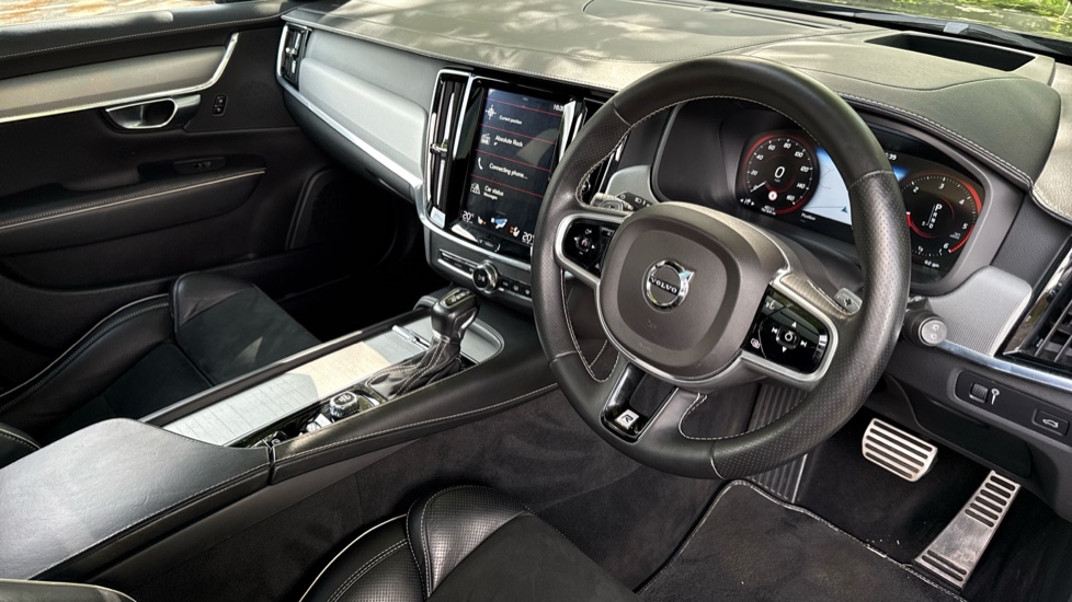 Volvo V90 2.0 D5 PowerPulse R DESIGN Pro 5dr AWD Geartronic Diesel Estate - Image 4