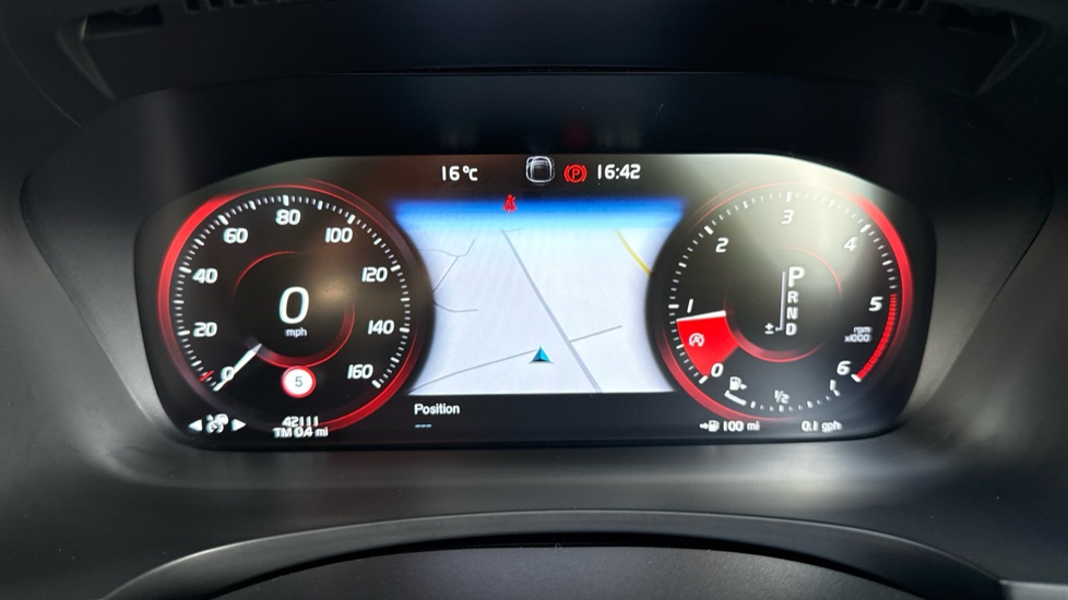 Volvo V90 2.0 D5 PowerPulse R DESIGN Pro 5dr AWD Geartronic Diesel Estate - Image 11