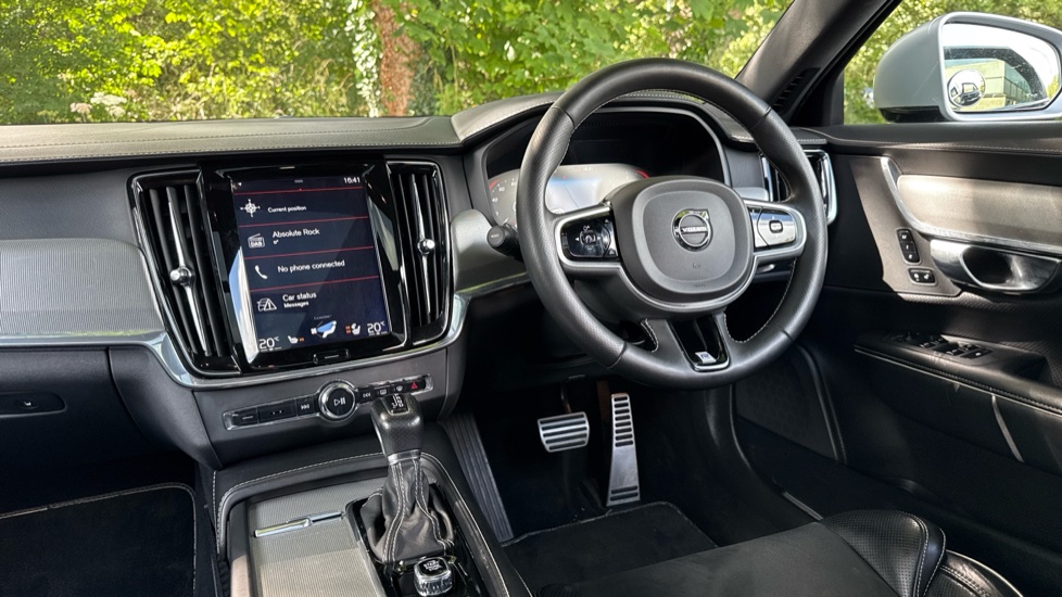 Volvo V90 2.0 D5 PowerPulse R DESIGN Pro 5dr AWD Geartronic Diesel Estate - Image 41