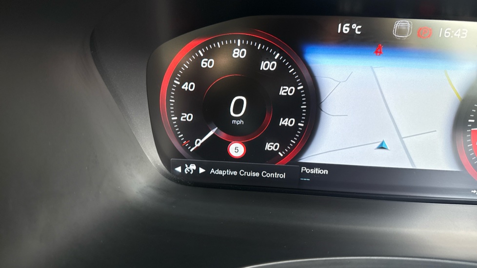 Volvo V90 2.0 D5 PowerPulse R DESIGN Pro 5dr AWD Geartronic Diesel Estate - Image 43