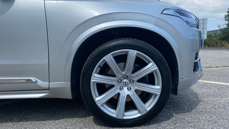 Volvo XC90 2.0 D5 PowerPulse Inscription Pro 5dr AWD G tronic Diesel Estate - Image 9