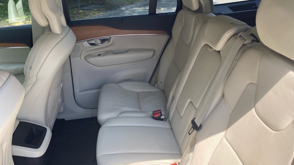 Volvo XC90 2.0 D5 PowerPulse Inscription Pro 5dr AWD G tronic Diesel Estate - Image 32