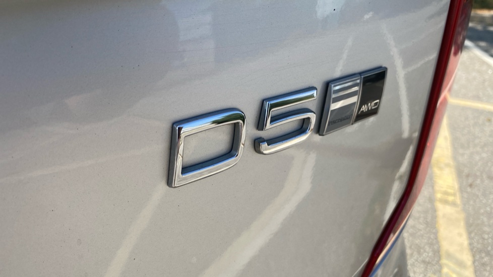Volvo XC90 2.0 D5 PowerPulse Inscription Pro 5dr AWD G tronic Diesel Estate - Image 52