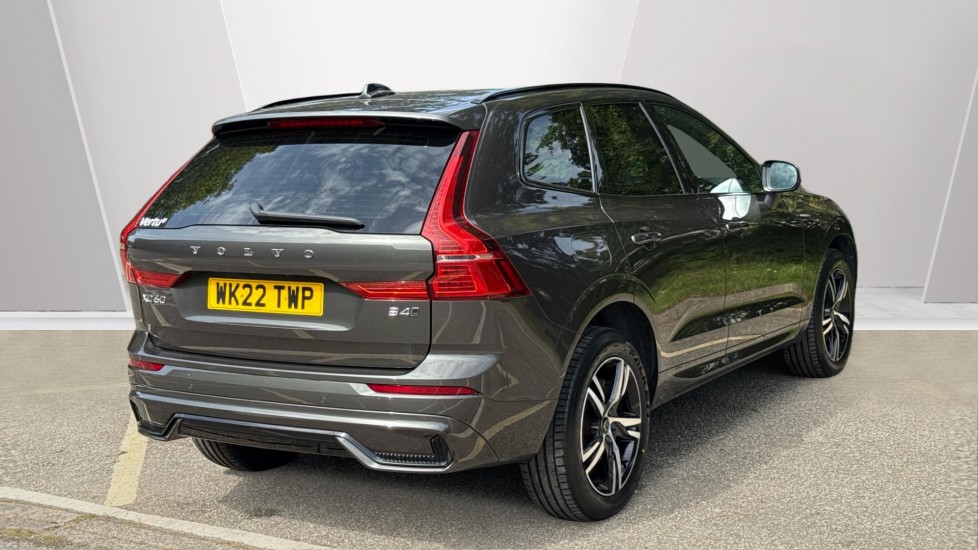 Volvo XC60 2.0 B4D R DESIGN 5dr AWD Geartronic Diesel Estate - Image 2