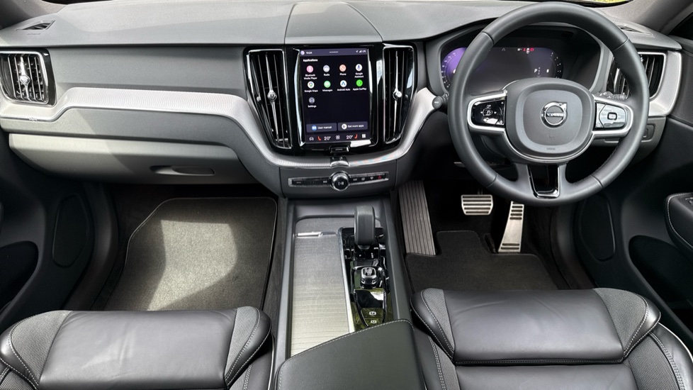 Volvo XC60 2.0 B4D R DESIGN 5dr AWD Geartronic Diesel Estate - Image 5