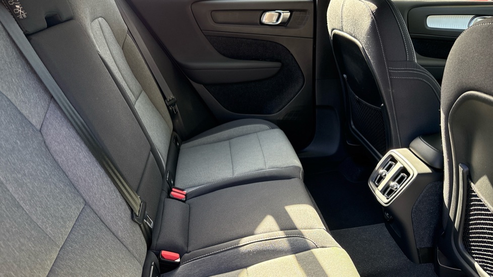 Volvo XC40 2.0 B3P Core 5dr Auto Petrol Estate - Image 6