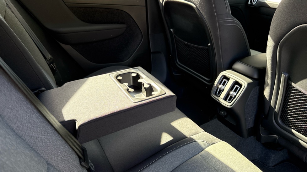Volvo XC40 2.0 B3P Core 5dr Auto Petrol Estate - Image 34