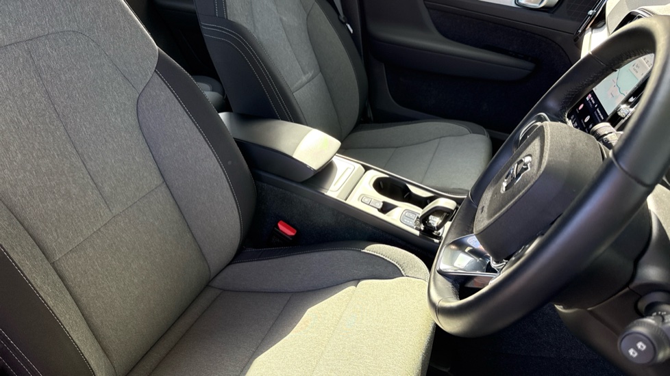 Volvo XC40 2.0 B3P Core 5dr Auto Petrol Estate - Image 36